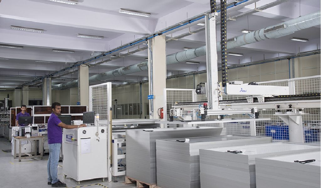 The modules will be manufactured at Emmvee’s facilities in Dabaspet and Sulibele, Karnataka and installed at KPI Green’s facility in the western state of Gujarat, India. Image: Emmvee.