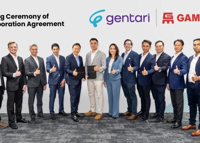 Delegates from Gentari, Gamuda on the collaboration agreement to build 1.5GW of solar-plus-storage