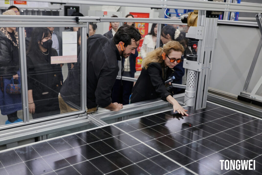 A Tongwei module demonstration.